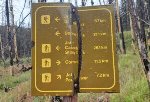 trail sign near Dormer Pass
